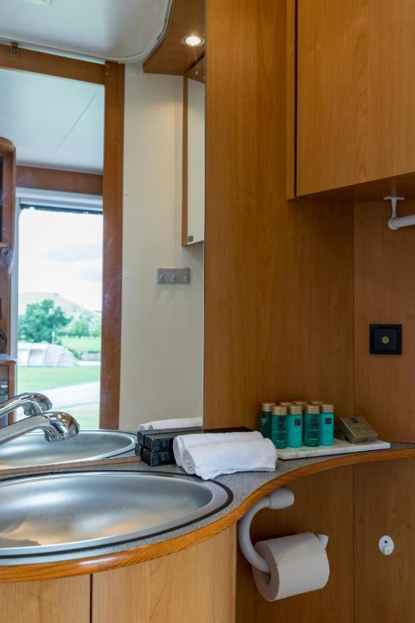 Cosy Caravan On Luxury Campsite Hulme End المظهر الخارجي الصورة