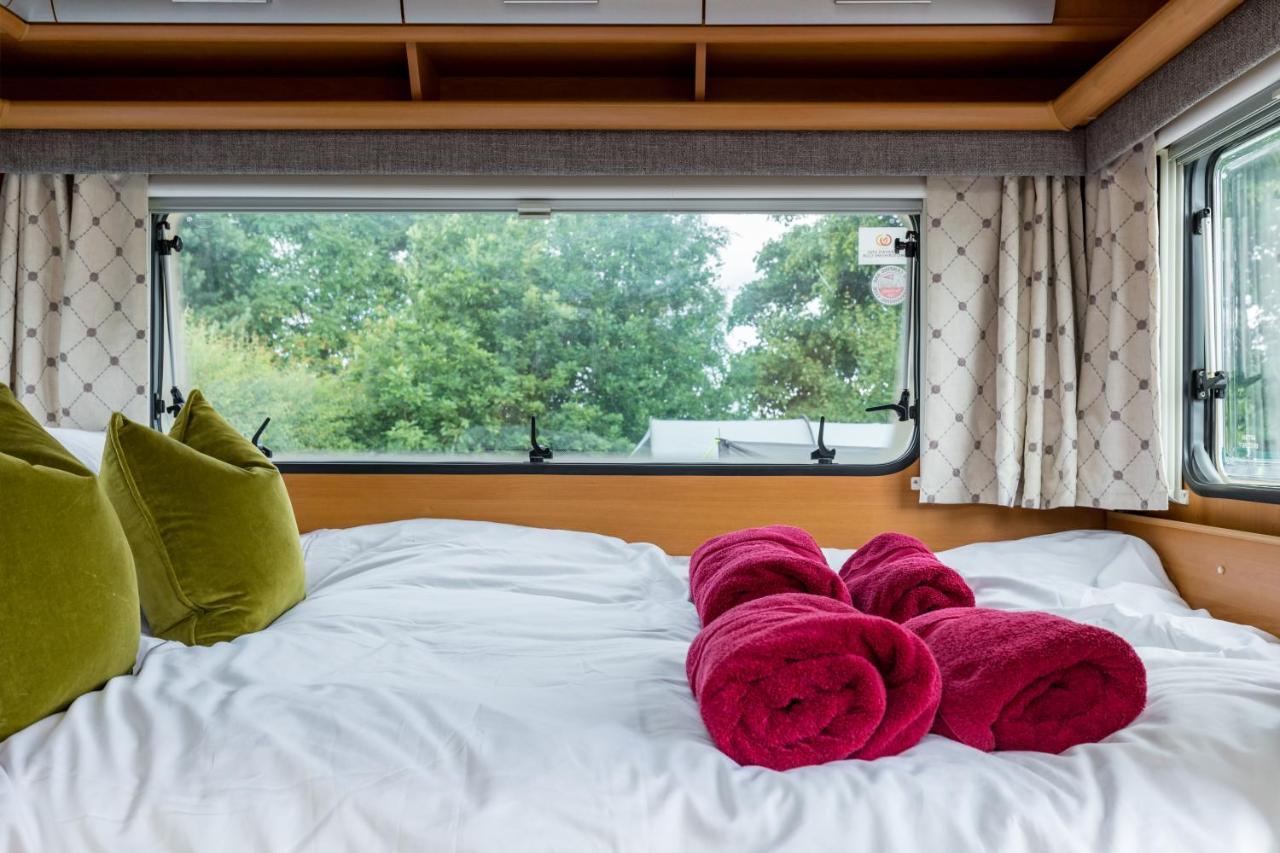 Cosy Caravan On Luxury Campsite Hulme End المظهر الخارجي الصورة