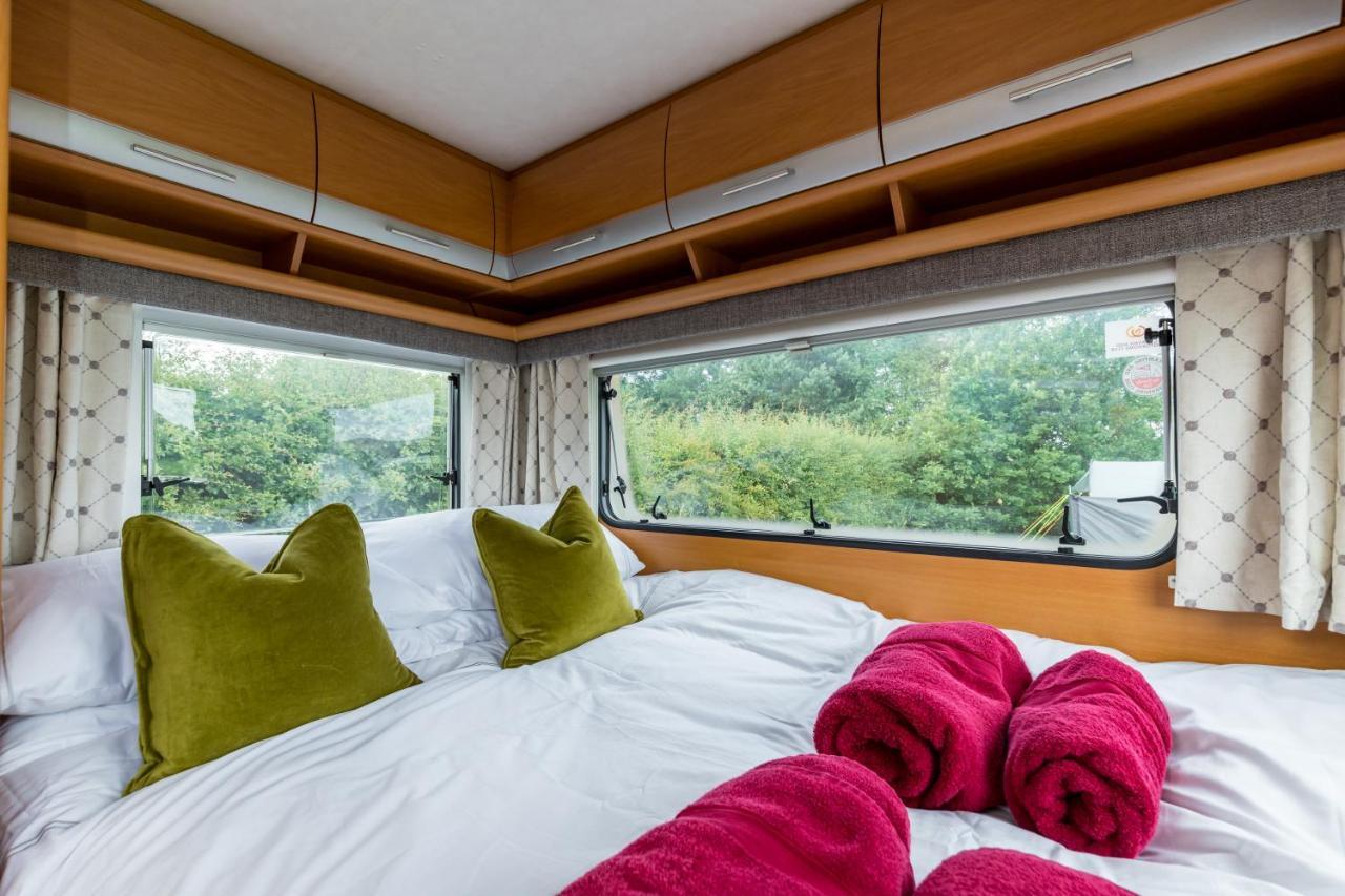 Cosy Caravan On Luxury Campsite Hulme End المظهر الخارجي الصورة