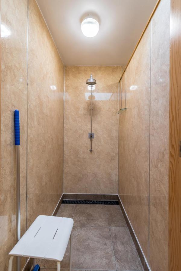 Cosy Caravan On Luxury Campsite Hulme End المظهر الخارجي الصورة
