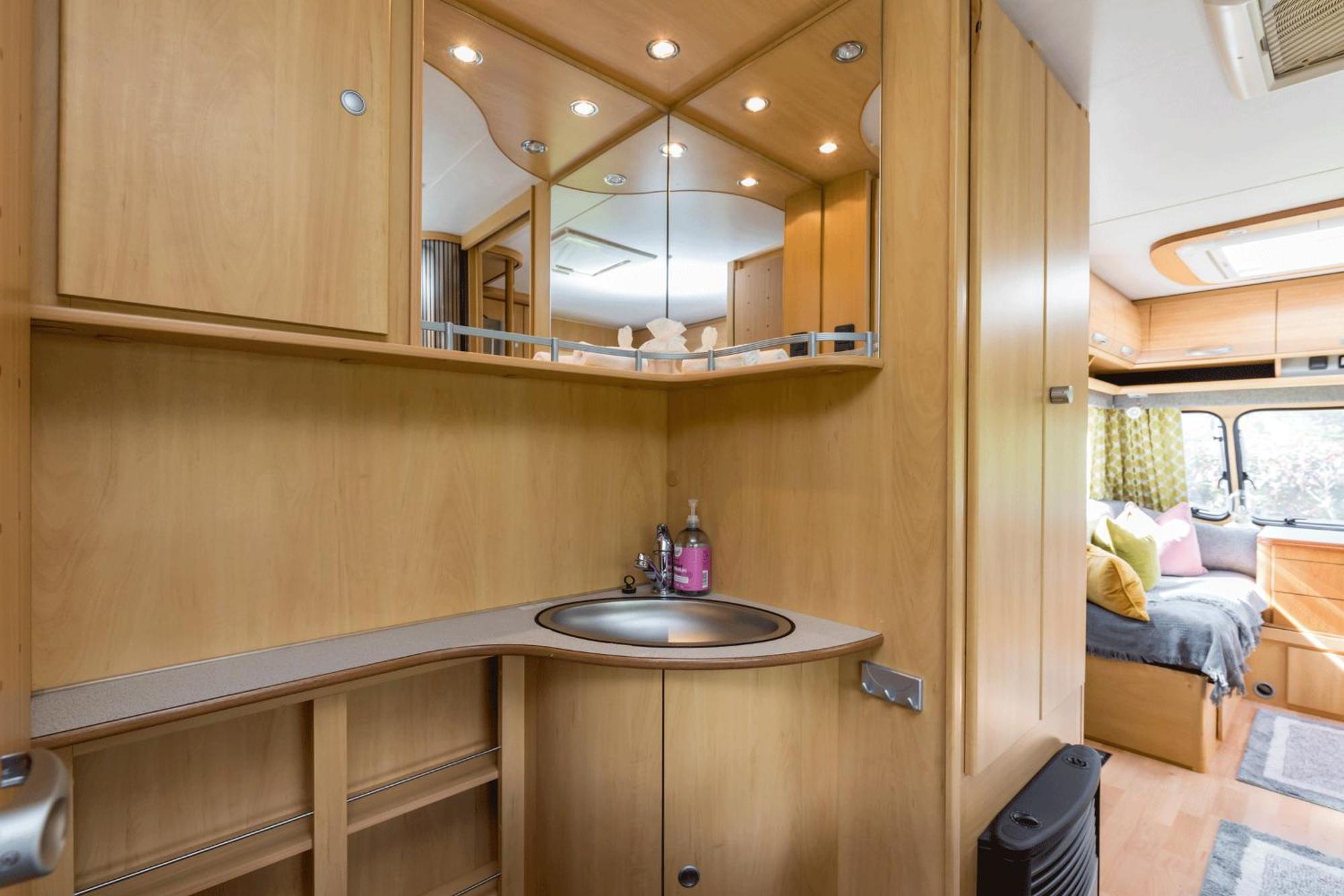 Cosy Caravan On Luxury Campsite Hulme End المظهر الخارجي الصورة