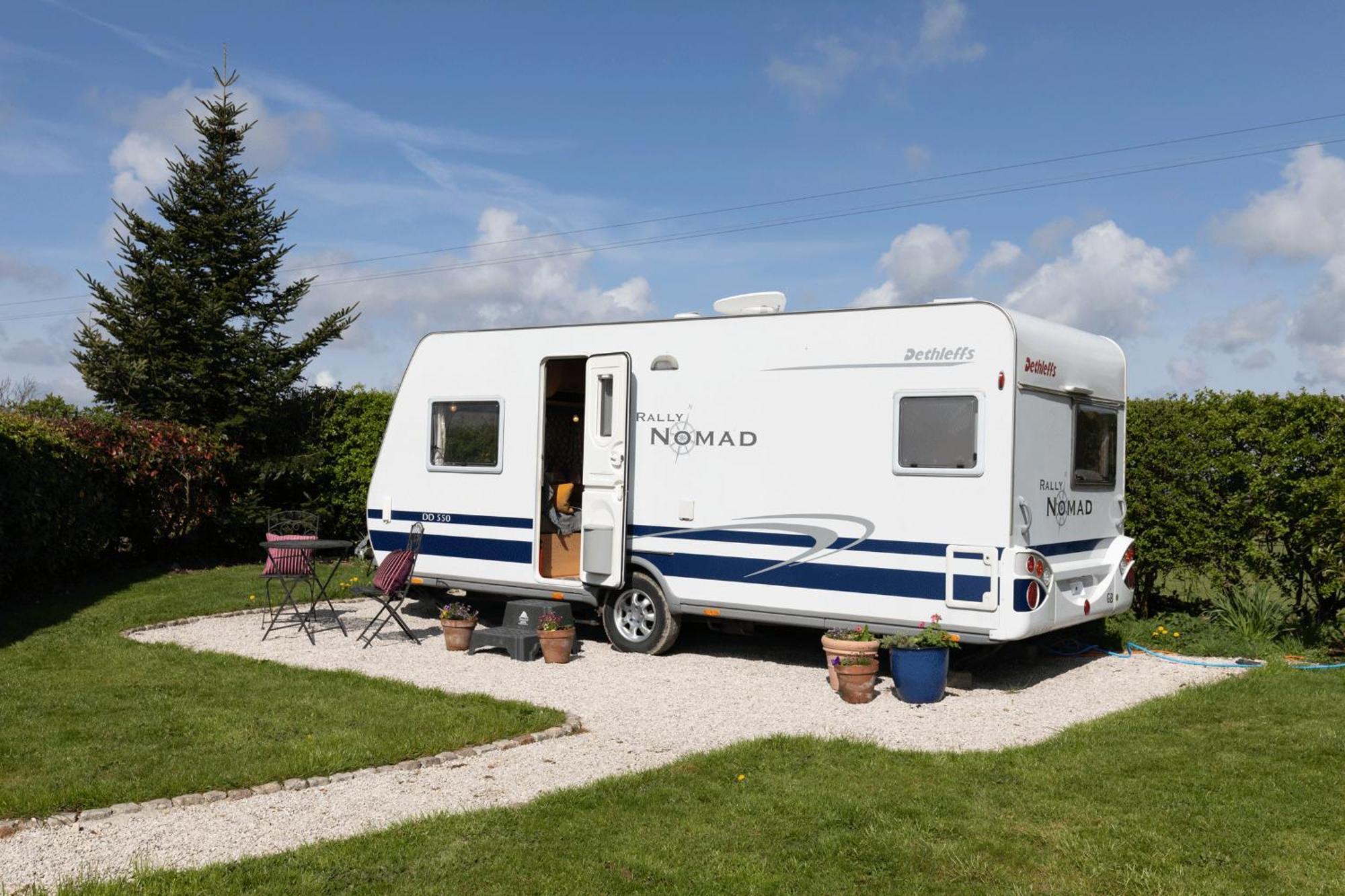 Cosy Caravan On Luxury Campsite Hulme End المظهر الخارجي الصورة